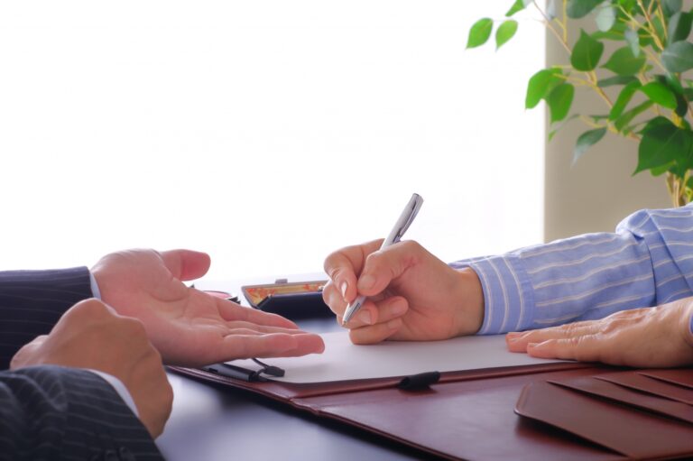 相続放棄とは？「借金を引き継がない」ための大切な手続き